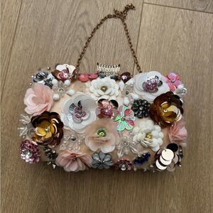 Elegant Floral Embellished Clutch